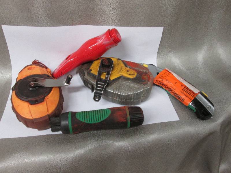 Chalk lines, Retractable utility kn...