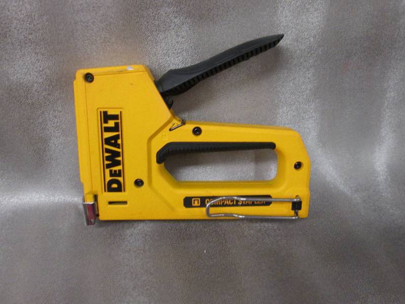 DeWalt 4 inch Compact Staple Gun Re...