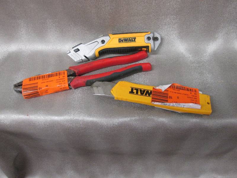 DeWalt Retractable Utility Knife, C...