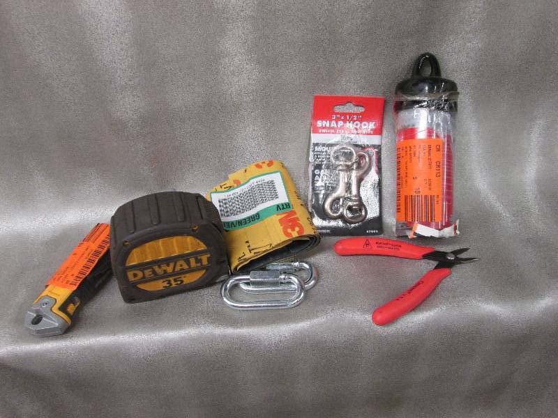 Small snips, Tape measure, retracta...