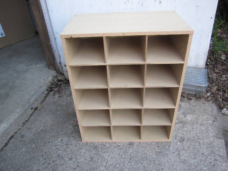 Sectioned display shelf, 19 x 24 1...
