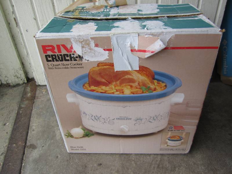 crock pot 5 quart slaow cooker used...