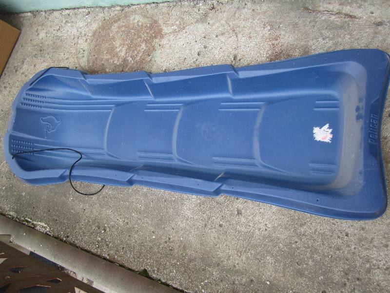 sled with guiding string...