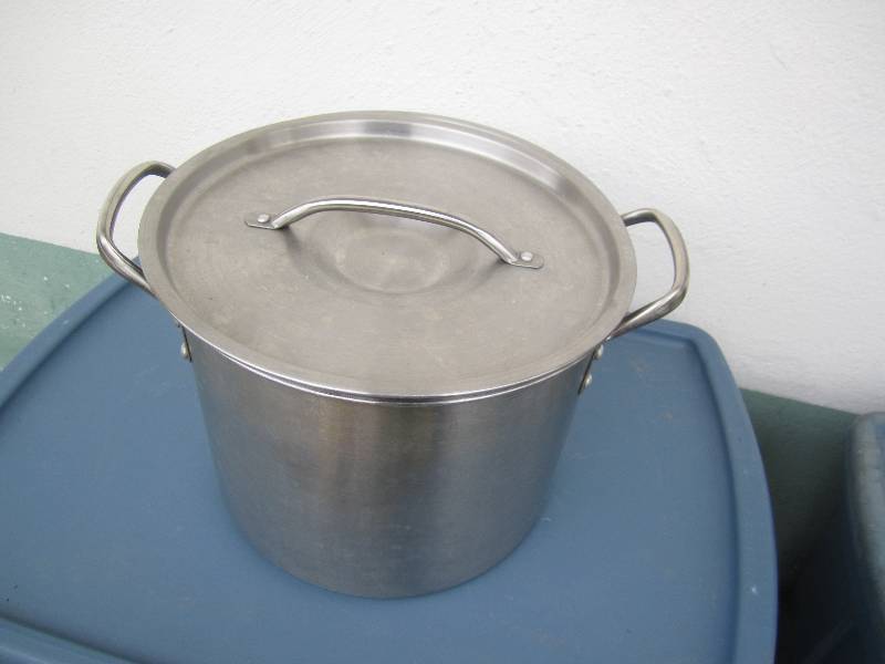 metal cooking pan...