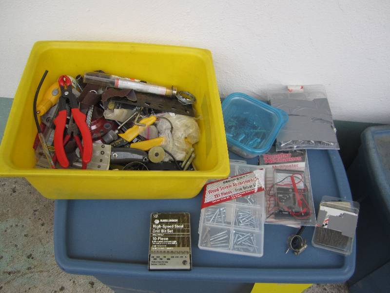 mixed bin of tools huge value...