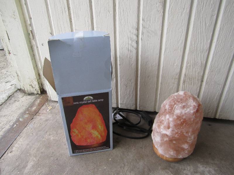salt chrystal lamp...