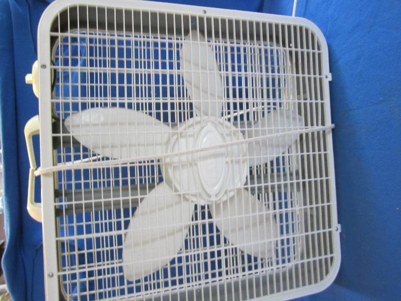 Box fan, handle is broken...