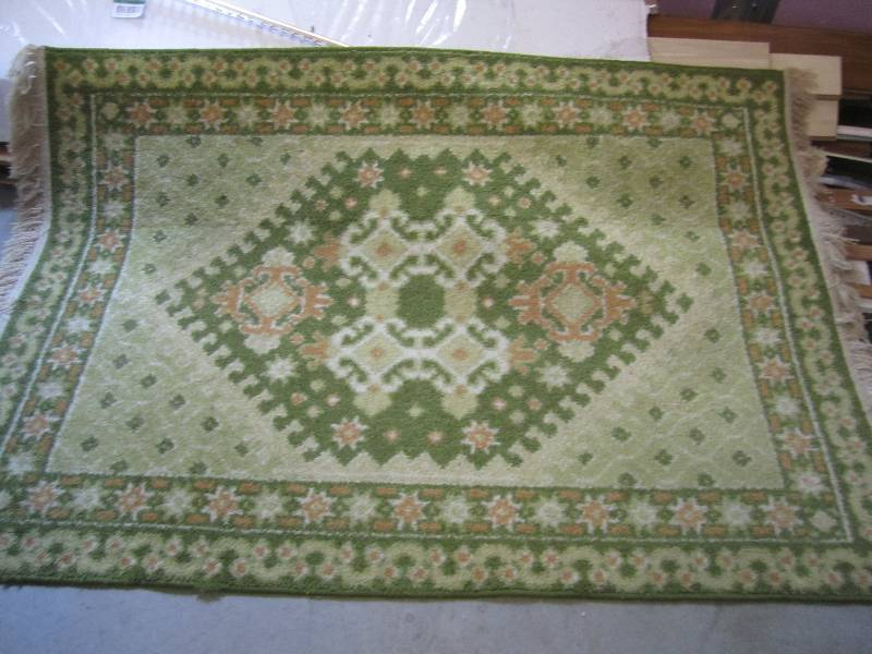 Area rug, 73 x 49...