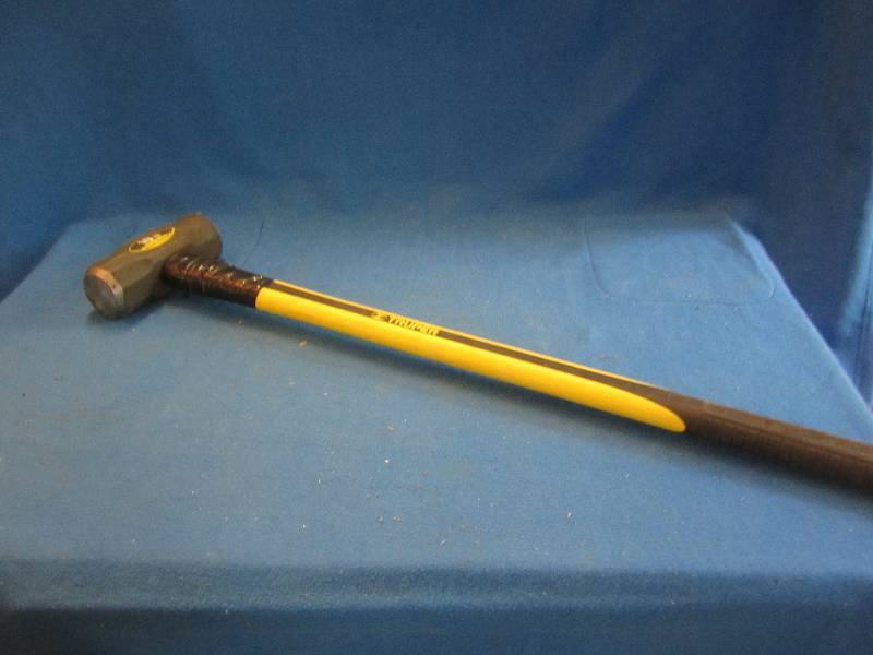 10 lb sledge hammer with rubber gri...