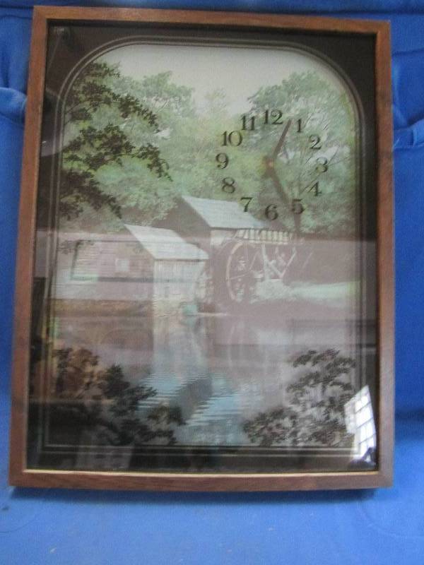 Clock glass wall dcor 21 x 27...
