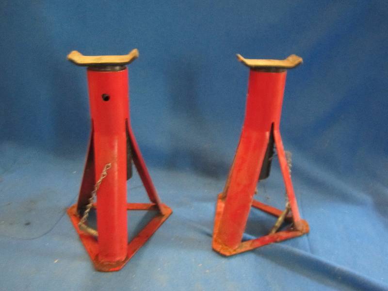 Pair of vehicle stands...