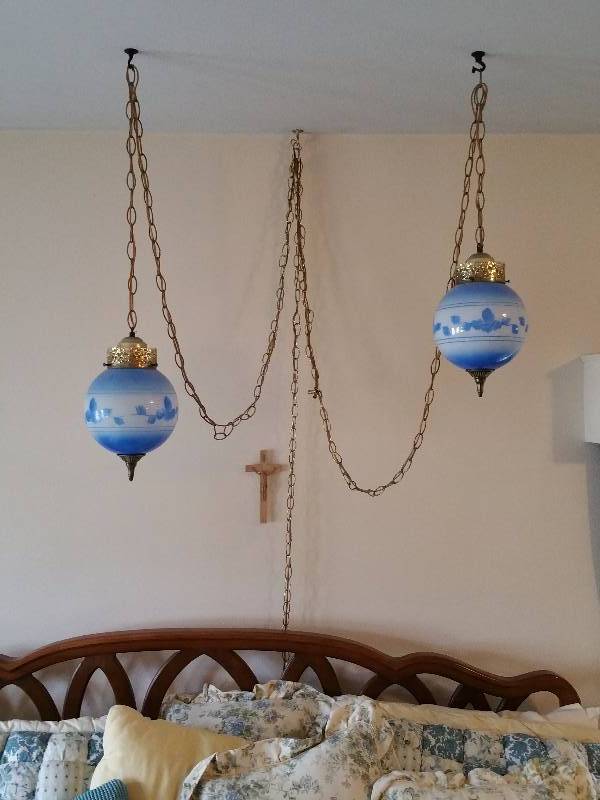 lot 4 image: Vintage Hand-Painted Glass Hanging Lights