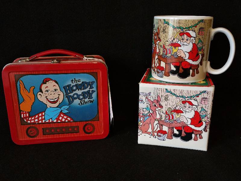 lot 34 image: Hallmark Howdy Dowdy Mini Lunchbox & Mug
