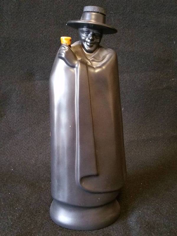 lot 50 image: Collectible Wedgwood Don Decanter