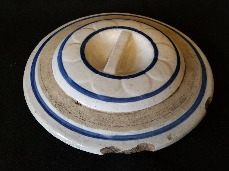 lot 76 image: 3 Gallon Red Wing Water Cooler Lid