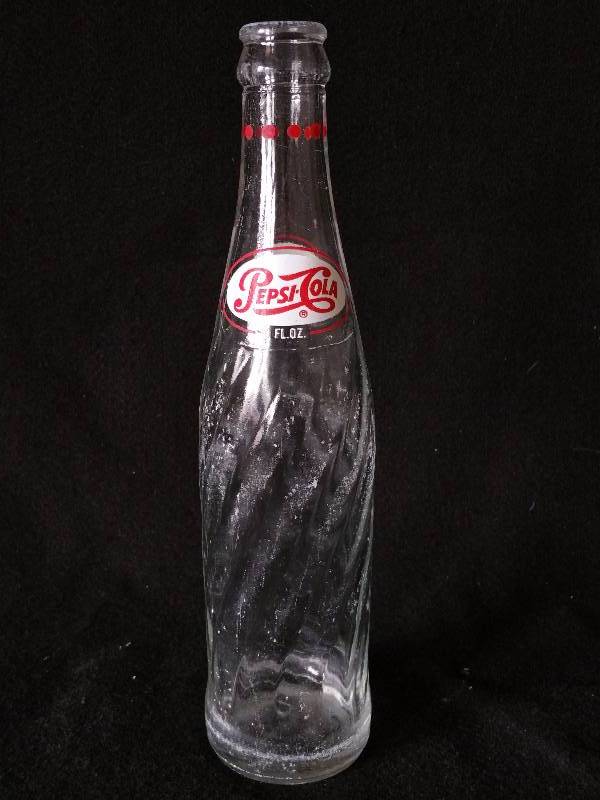 lot 216 image: Vintage Pepsi-Cola Bottle