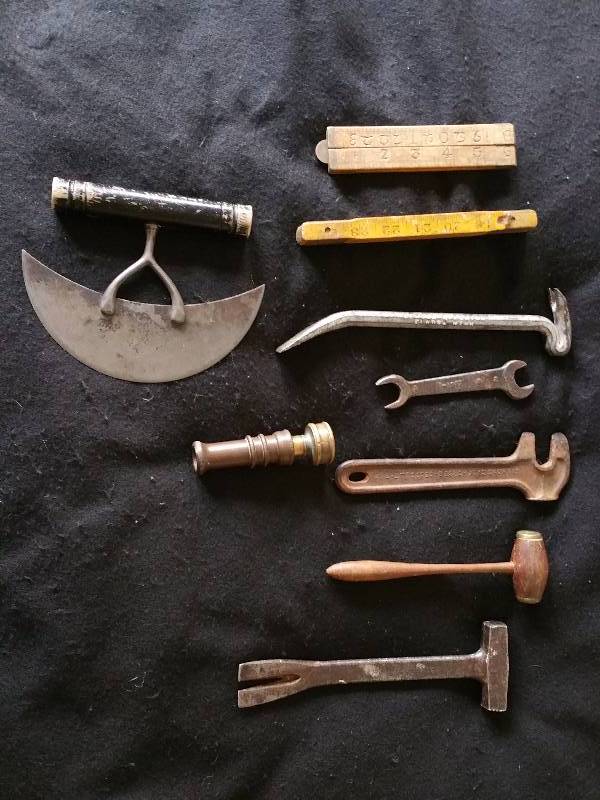 lot 219 image: Vintage Tools, Ford, Etc.