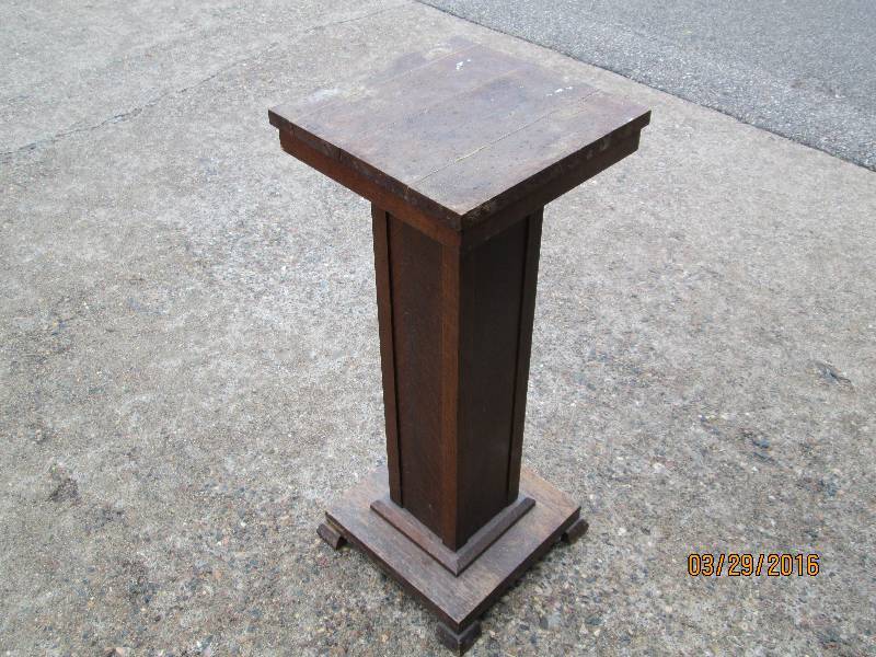 lot 121 image: Oak Plant Stand