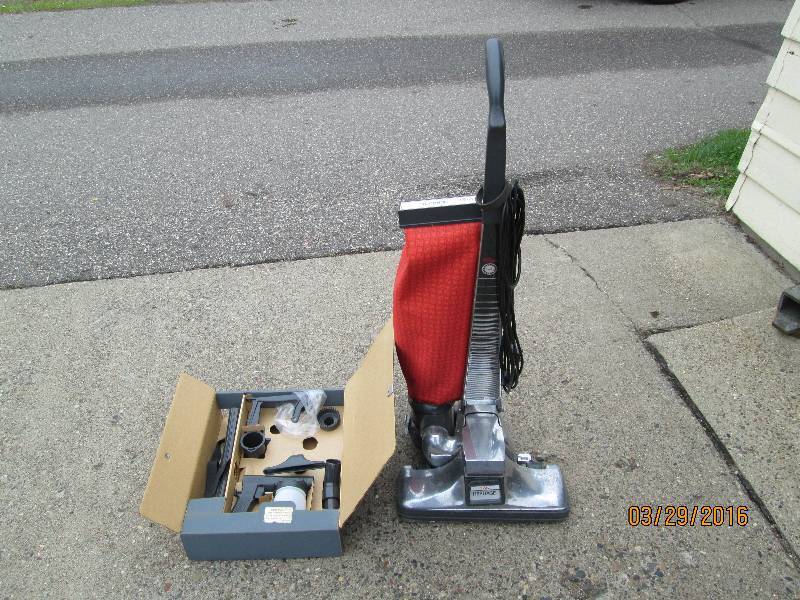 lot 128 image: Kirby Heritage Vacuum Cleaner
