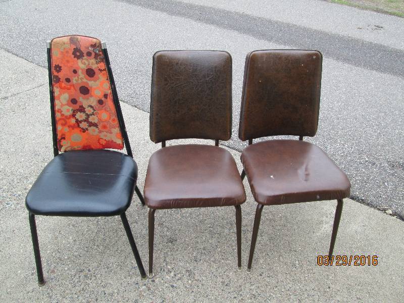 lot 130 image: Kitchen Chairs
