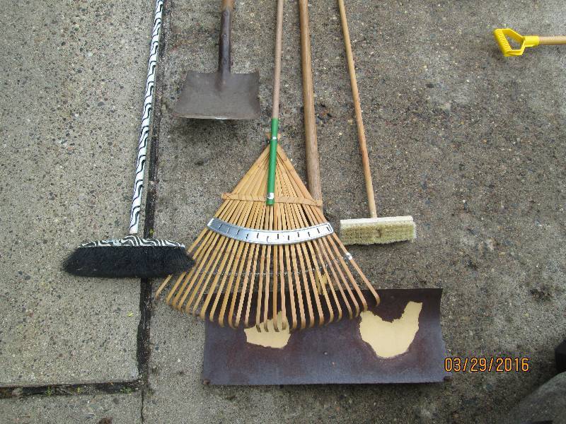 lot 140 image: Rakes & Broom