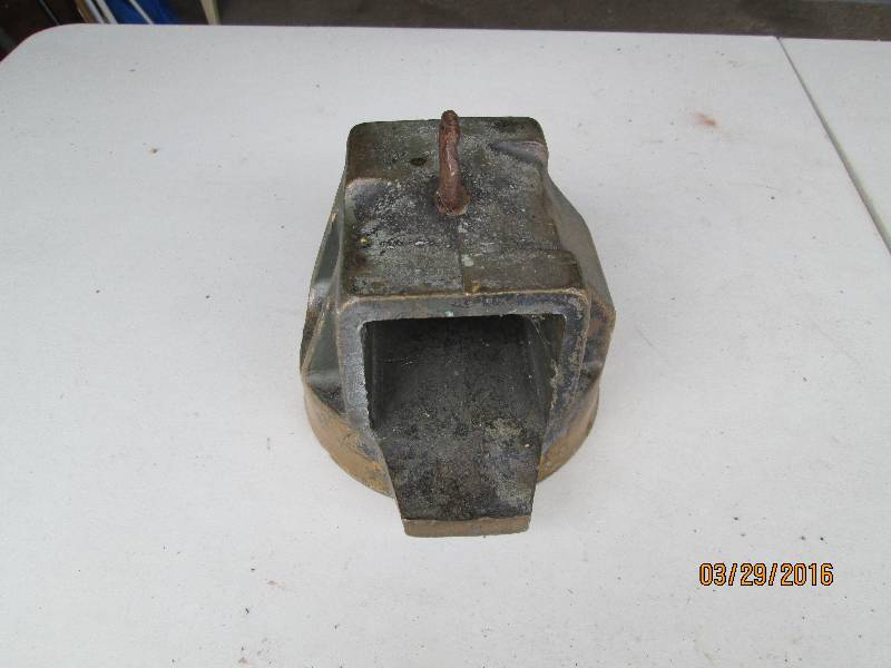lot 159 image: 6 Brass Cap