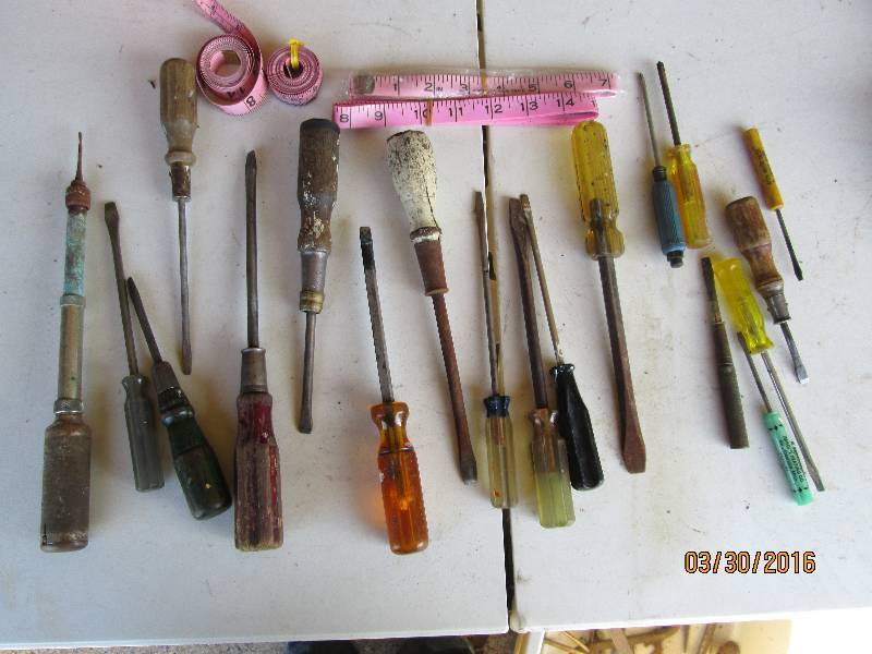 lot 164 image: Assorted Screw Drivers & Stanley Yankee 41