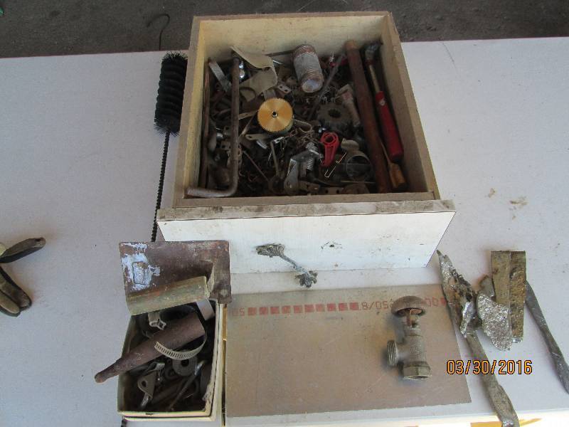 lot 171 image: Misc Stuff