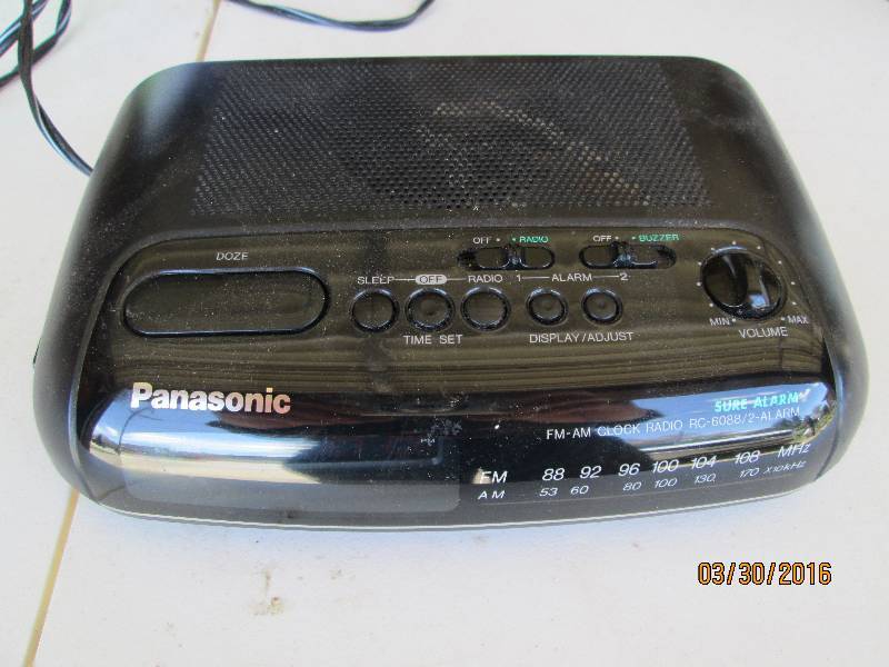 lot 187 image: Panasonic  AM FM Clock Radio