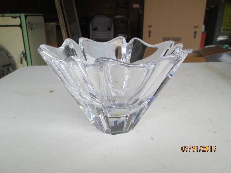 lot 194 image: Orrefors Sweden Crystal