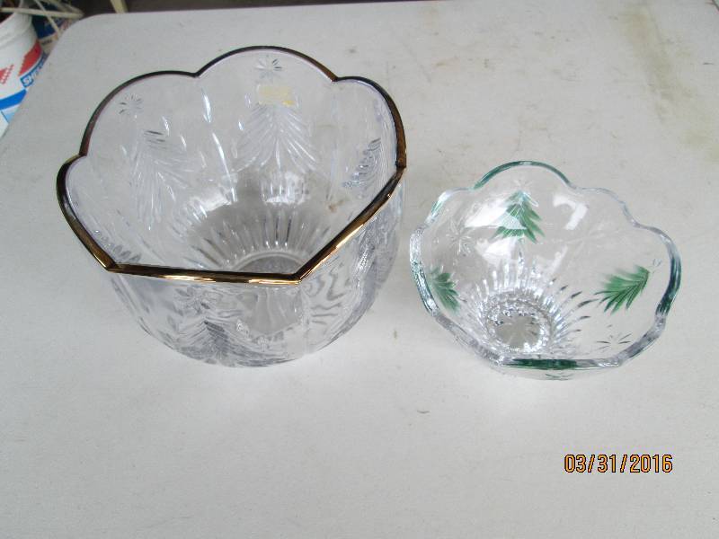 lot 203 image: Mikasa Glass Bowls