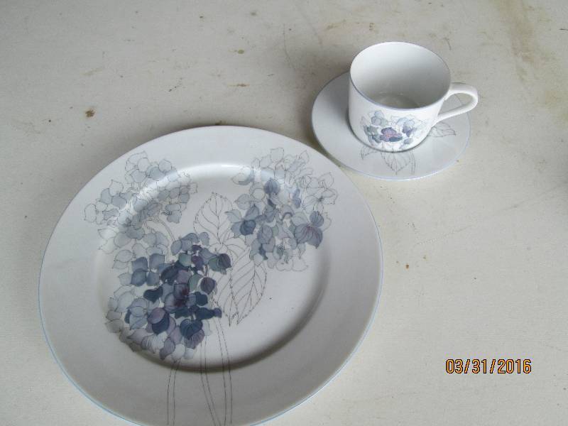 lot 243 image: Black Spal China