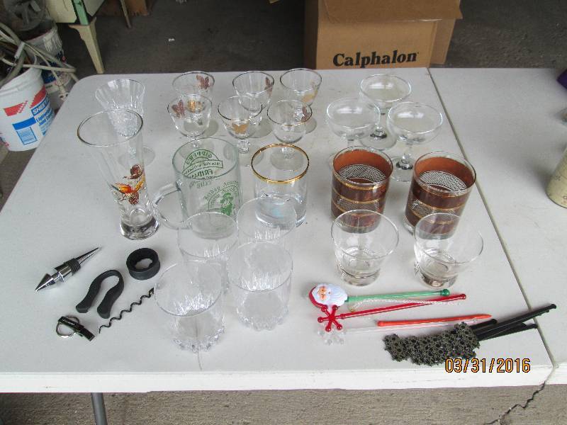 lot 246 image: Misc Cocktail Glasses