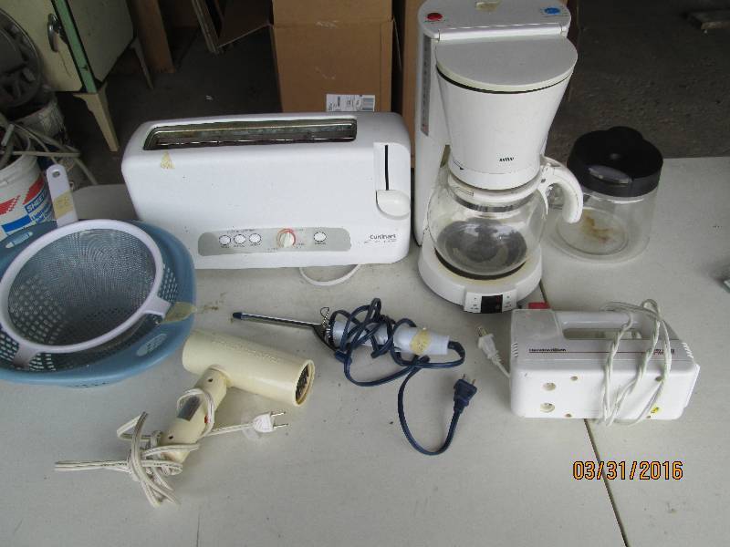 lot 264 image: Toaster Coffee Pot Mixer.