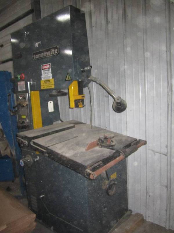 Brand new Tannewitz band saw, a lit...
