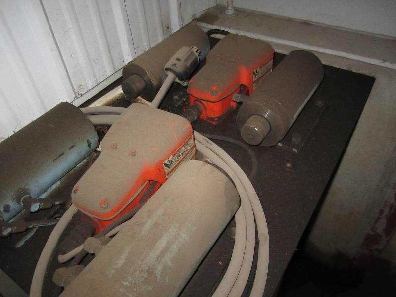 Hydraulic tubing expander machine...