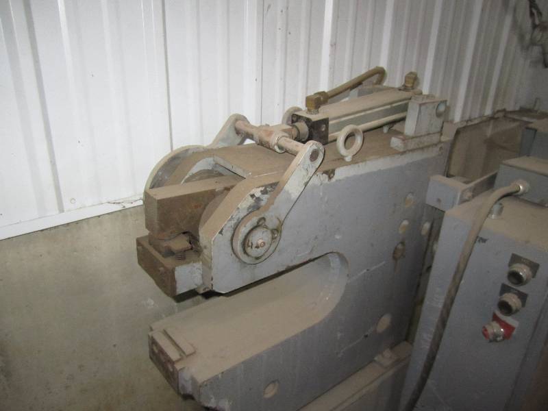 Punch press, working condition...