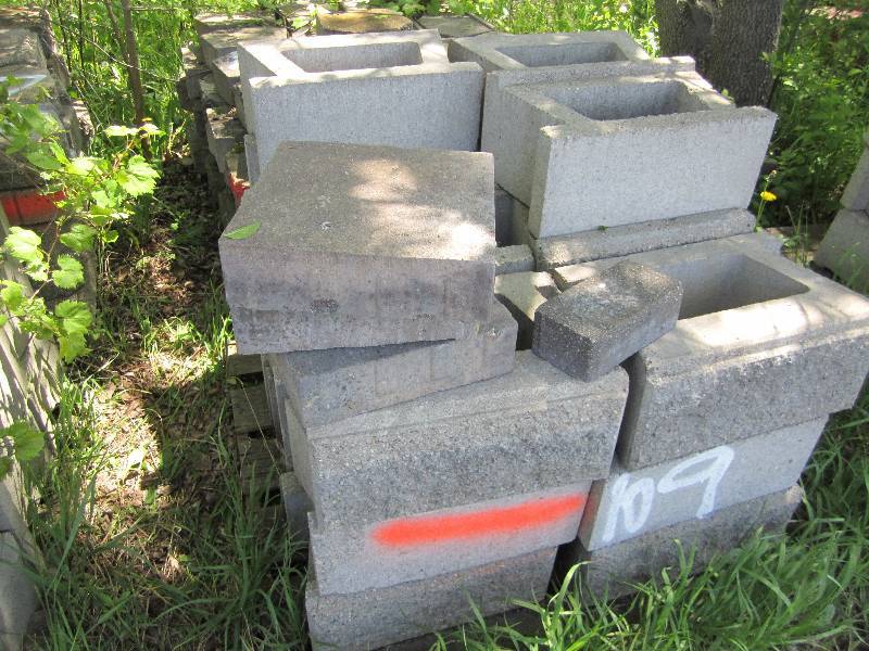 Pallet of approximately 21 concrete...