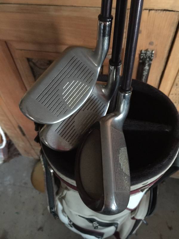 lot 26 image: Callaway GES Long, Mid and Short Irons,  Womens