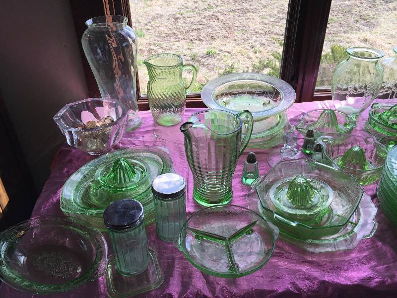 lot 36 image: Huge Collection of Green Depression Glass, Cameo pattern and others