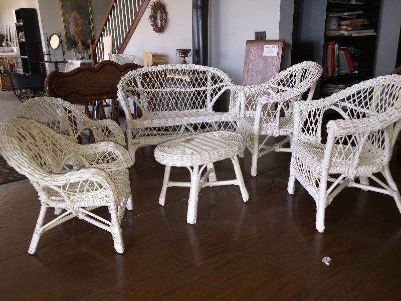 lot 52 image: Wicker Patio Furniture for Dolls