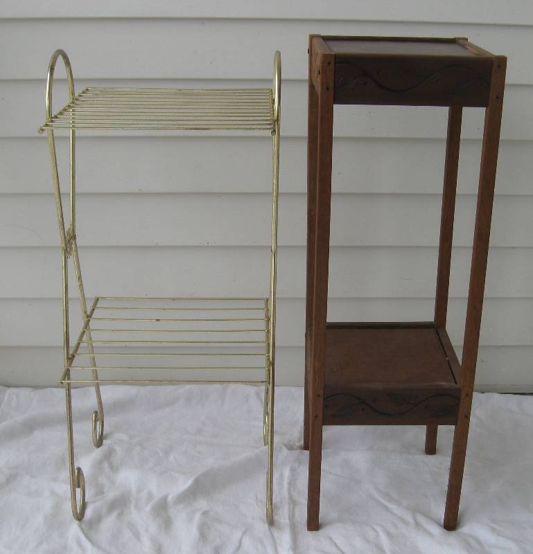 lot 6 image: 2 Vintage Plant Stands