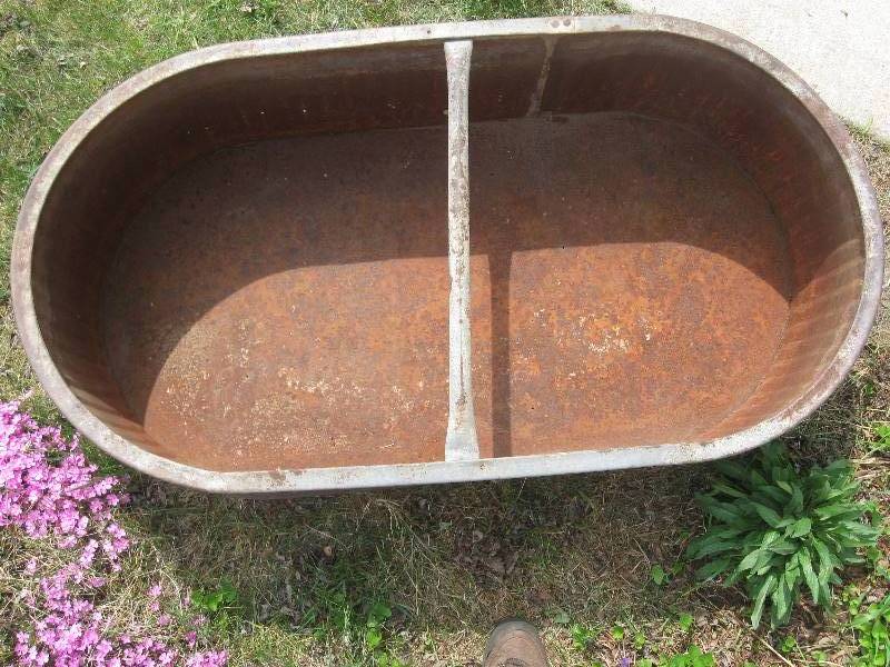 lot 10 image: Vintage Pioneer Steel Trough