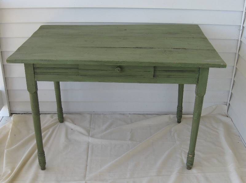 lot 32 image: Shabby, Primitive, Farmhouse Kitchen Table w Drawer