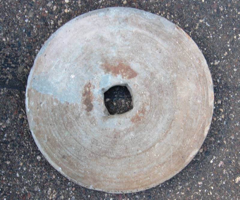 lot 2 image: Old 15.25 Knife Grinding Wheel & Turning Handle
