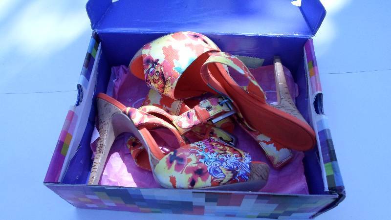 lot 5 image: Ed Hardy Shoes