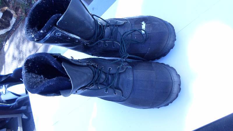 lot 6 image: Lacrosse Mens Boots