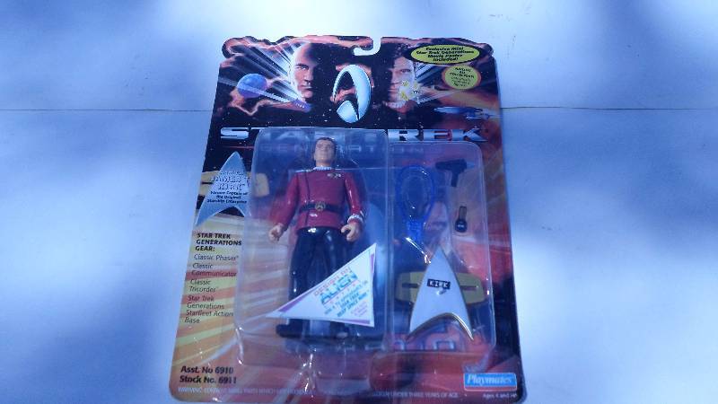 lot 11 image: StarTrek Figurine