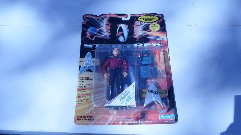 lot 12 image: StarTrek Figurine