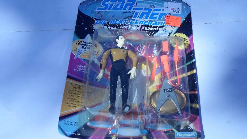 lot 13 image: StarTrek Figurine
